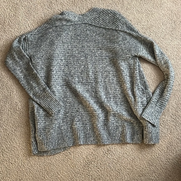 “Abercrombie & Fitch: Knit Cardigan size XS” - Picture 4 of 5